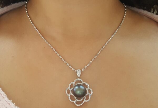 13.7 mm Tahitian Pearl & Diamond Flower Pendant Necklace 1.3 ct 18K Gold 18"