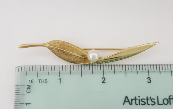 Vintage Mikimoto 18k Yellow Gold Leaf Akoya Pearl Pin Brooch 9.8 Grams