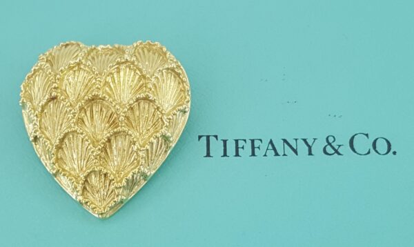 Tiffany & Co Vintage Scalloped Heart Brooch Pin Pendant 18K Yellow Gold 1.2"