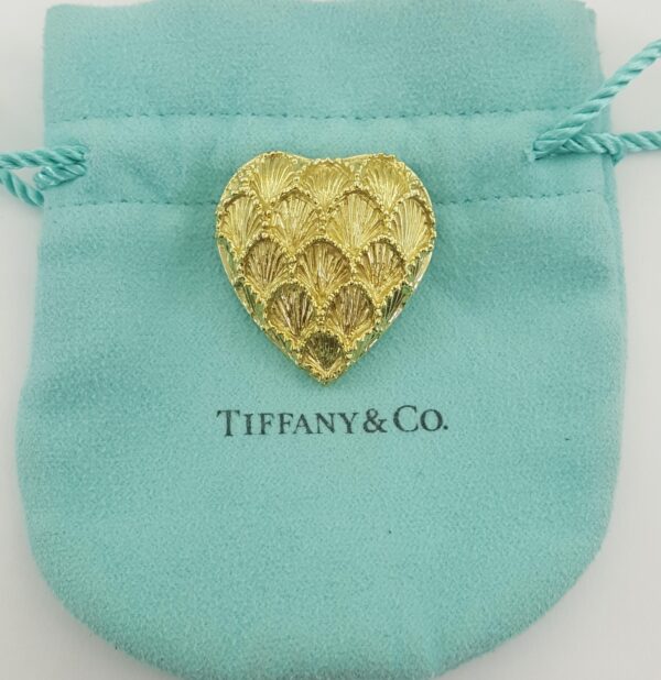 Tiffany & Co Vintage Scalloped Heart Brooch Pin Pendant 18K Yellow Gold 1.2"