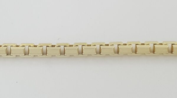 Round Box 14K Yellow Gold Bracelet 6.8" 2.2 mm 5 grams