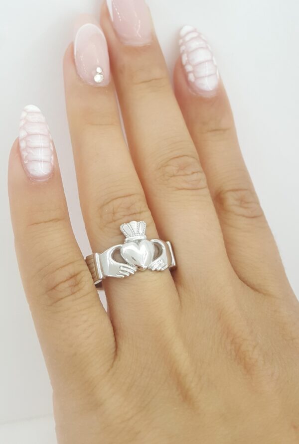 Claddagh Platinum Ring 12 mm 11.2 Grams