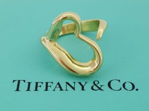 Vintage Tiffany & Co Elsa Peretti ® 18K Yellow Gold Large Open Heart Ring 18.6mm