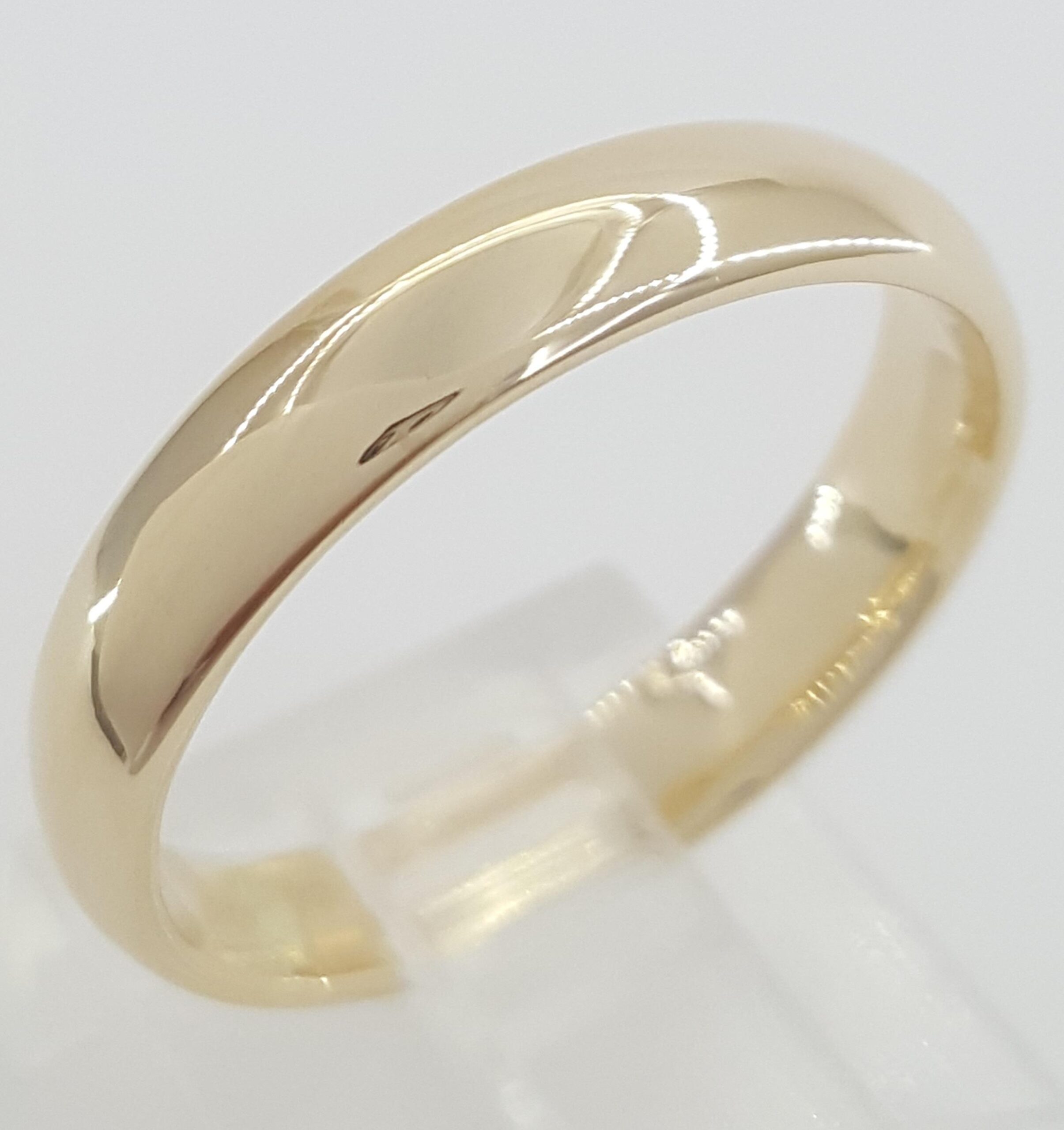 Half Dome 14K Yellow Gold Wedding Band Ring 4 mm Size 8.25 4 Grams