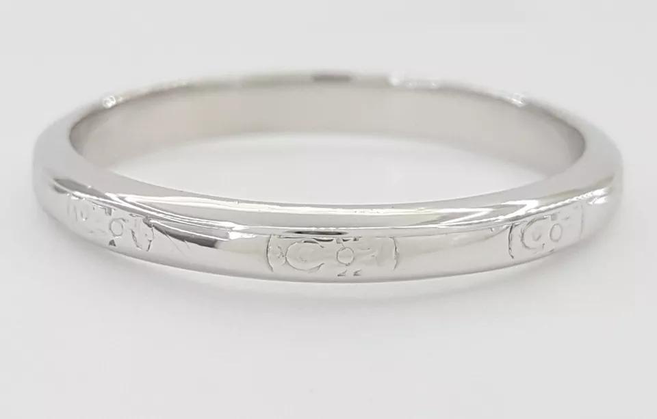 Vintage Art Carved Hand Engraved Wedding Band Ring 18k White Gold 2.3 mm