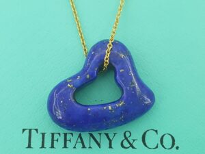 Tiffany & Co Elsa Peretti Open Heart Lapis Necklace 22 mm 18k Yellow Gold