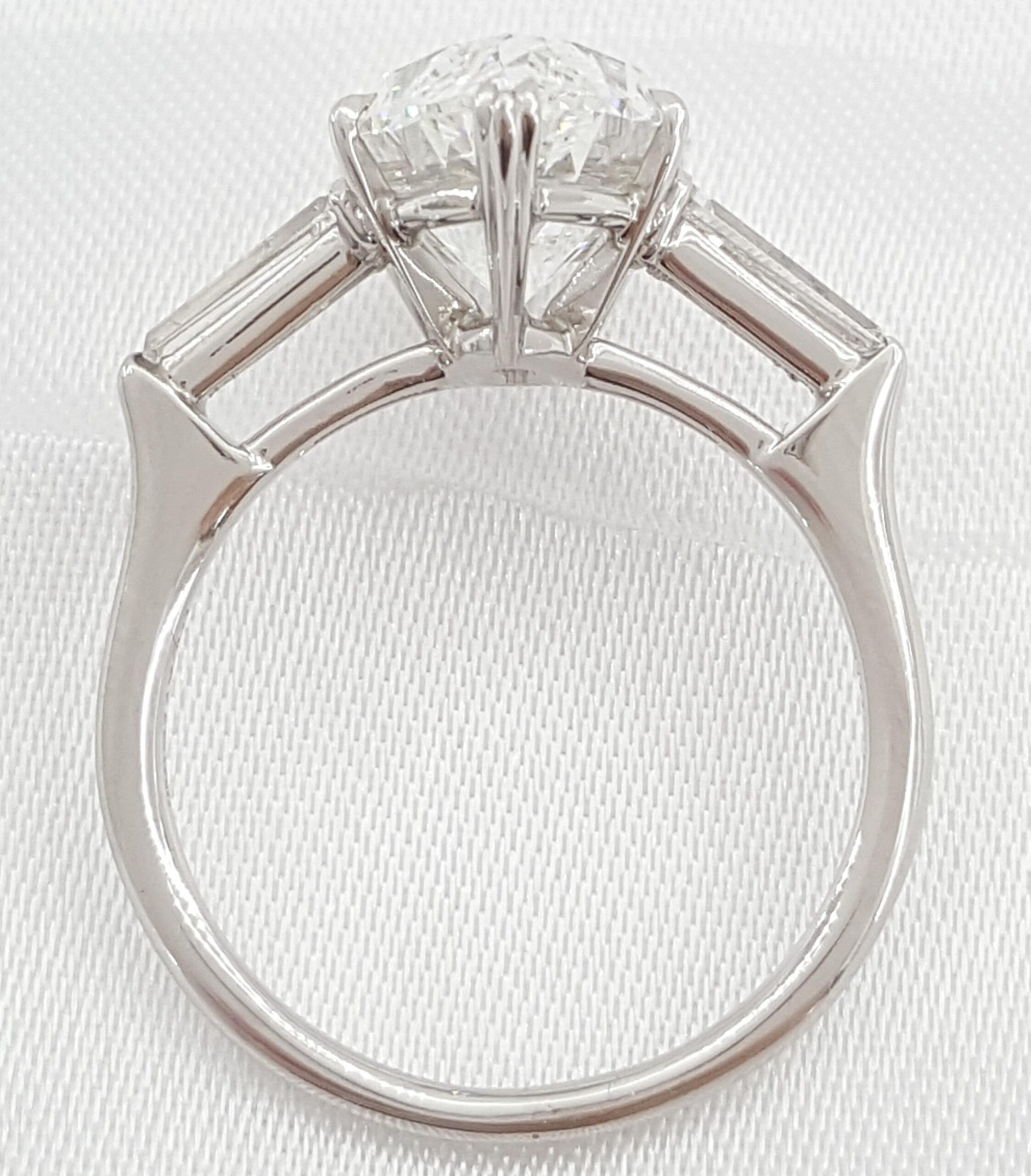 Vintage Harry Winston Classic Marquise Cut Diamond Engagement Ring 5.72 ct