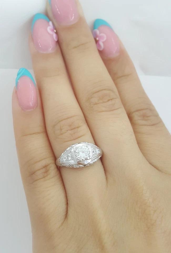 Antique Art Deco Round Diamond Engagement Ring 0.75 ct in Platinum