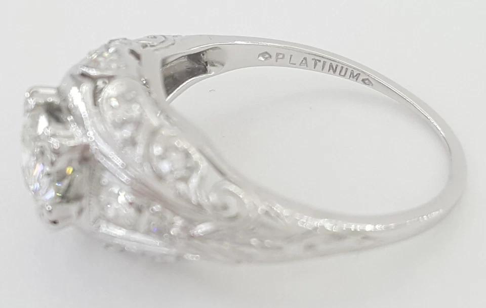 Antique Art Deco Round Diamond Engagement Ring 0.75 ct in Platinum