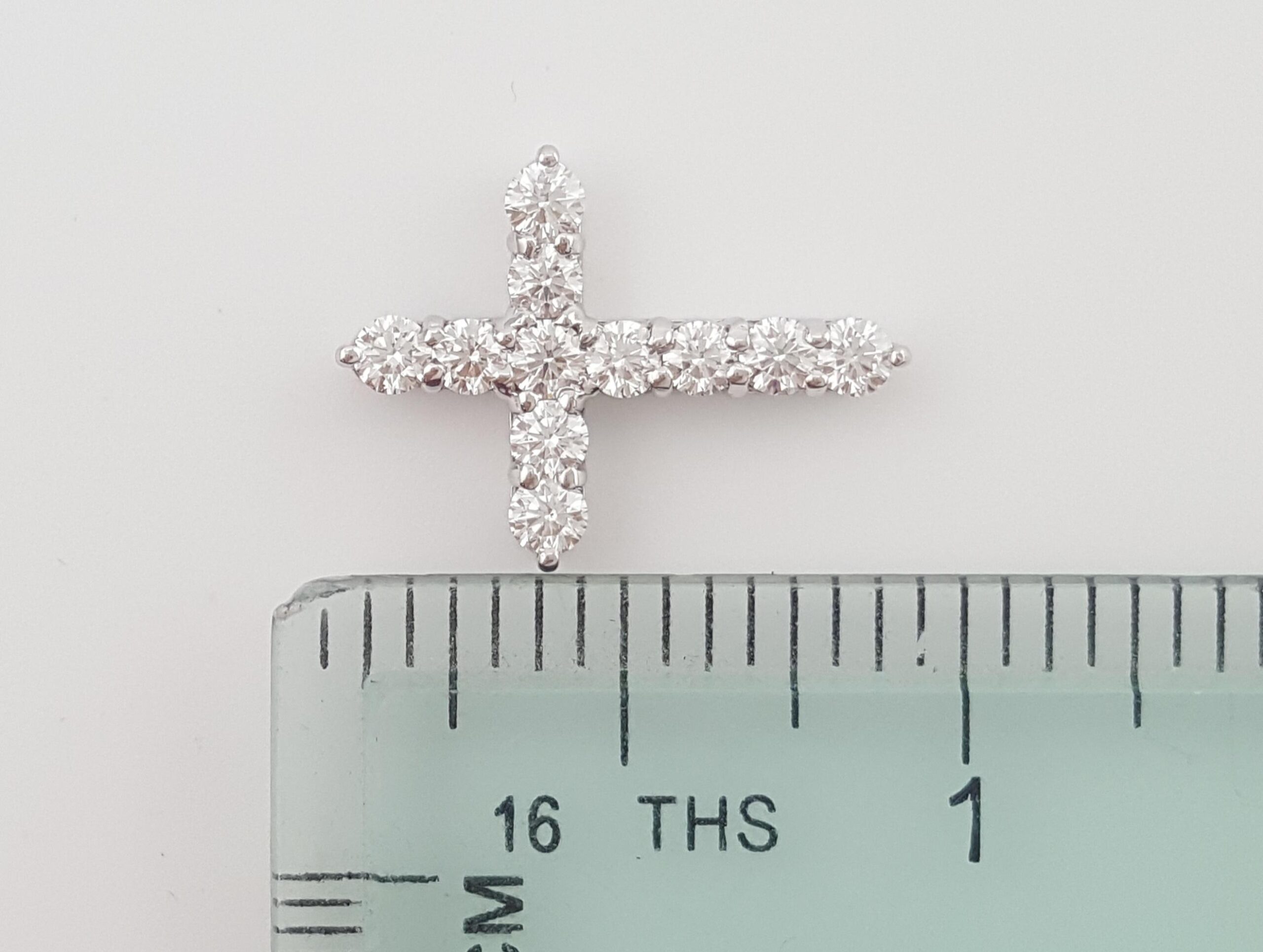 Round Brilliant Cut Diamond Cross Pendant 1 ct Platinum 21.4 mm 2.6 Grams $3,495