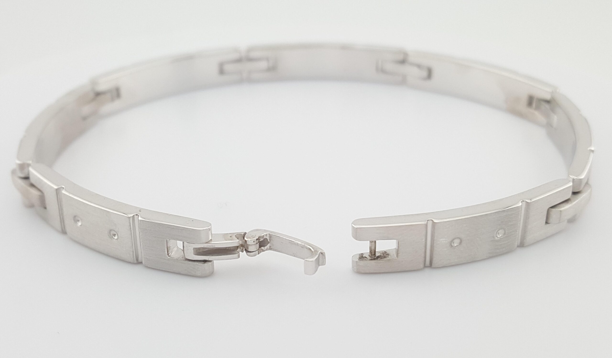 Tiffany & Co. Streamerica 18K White Gold Flat Link Bracelet 48.5 grams 8" 6.5 mm